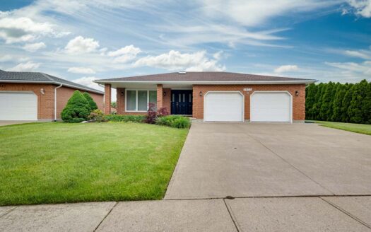 3933 Glenoaks Avenue, Niagara Falls