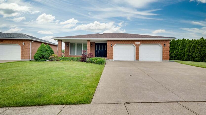 3933 Glenoaks Avenue, Niagara Falls