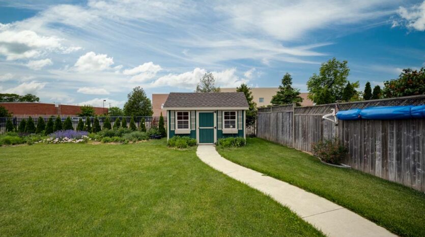 3933 Glenoaks Avenue, Niagara Falls