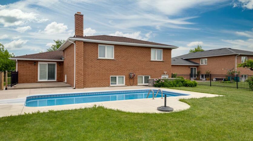 3933 Glenoaks Avenue, Niagara Falls