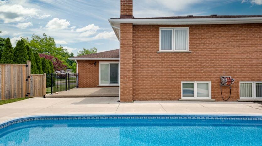 3933 Glenoaks Avenue, Niagara Falls