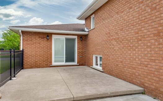 3933 Glenoaks Avenue, Niagara Falls