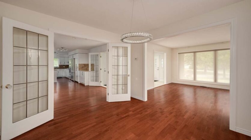 3933 Glenoaks Avenue, Niagara Falls