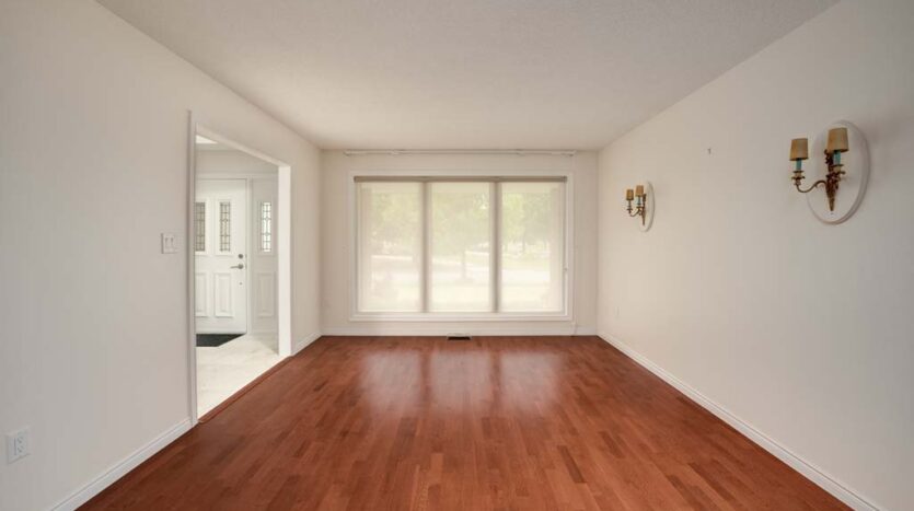 3933 Glenoaks Avenue, Niagara Falls