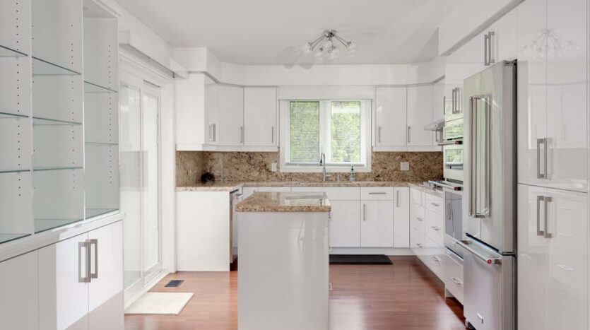 3933 Glenoaks Avenue, Niagara Falls