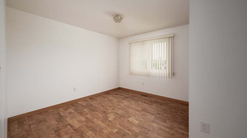 3933 Glenoaks Avenue, Niagara Falls