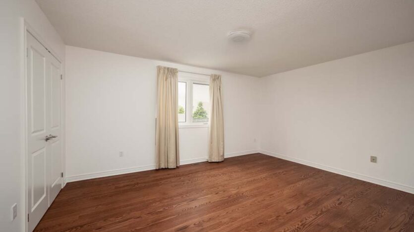 3933 Glenoaks Avenue, Niagara Falls