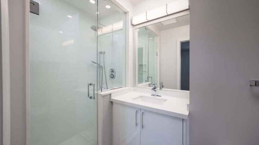 3933 Glenoaks Avenue, Niagara Falls