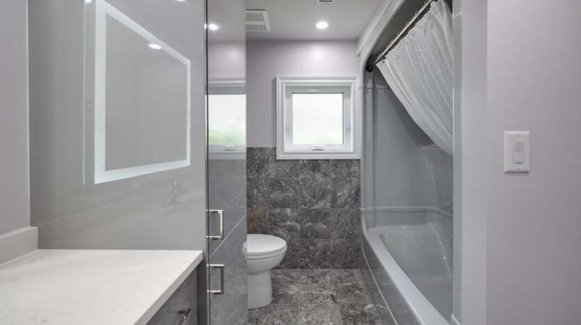 3933 Glenoaks Avenue, Niagara Falls
