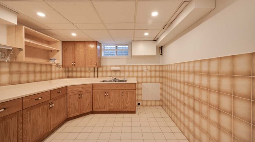 3933 Glenoaks Avenue, Niagara Falls