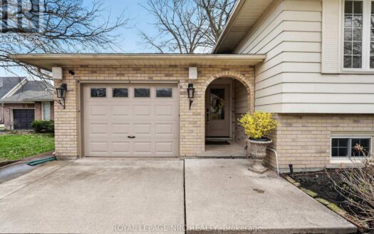 7438 PETRULLO COURT, Niagara Falls (West Wood)